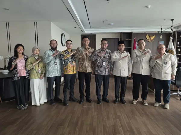 Ditjen PE2HU dan OJK Perkuat Sinergi Literasi dan Inklusi Keuangan Syariah melalui Gerakan Menabung Haji Pelajar